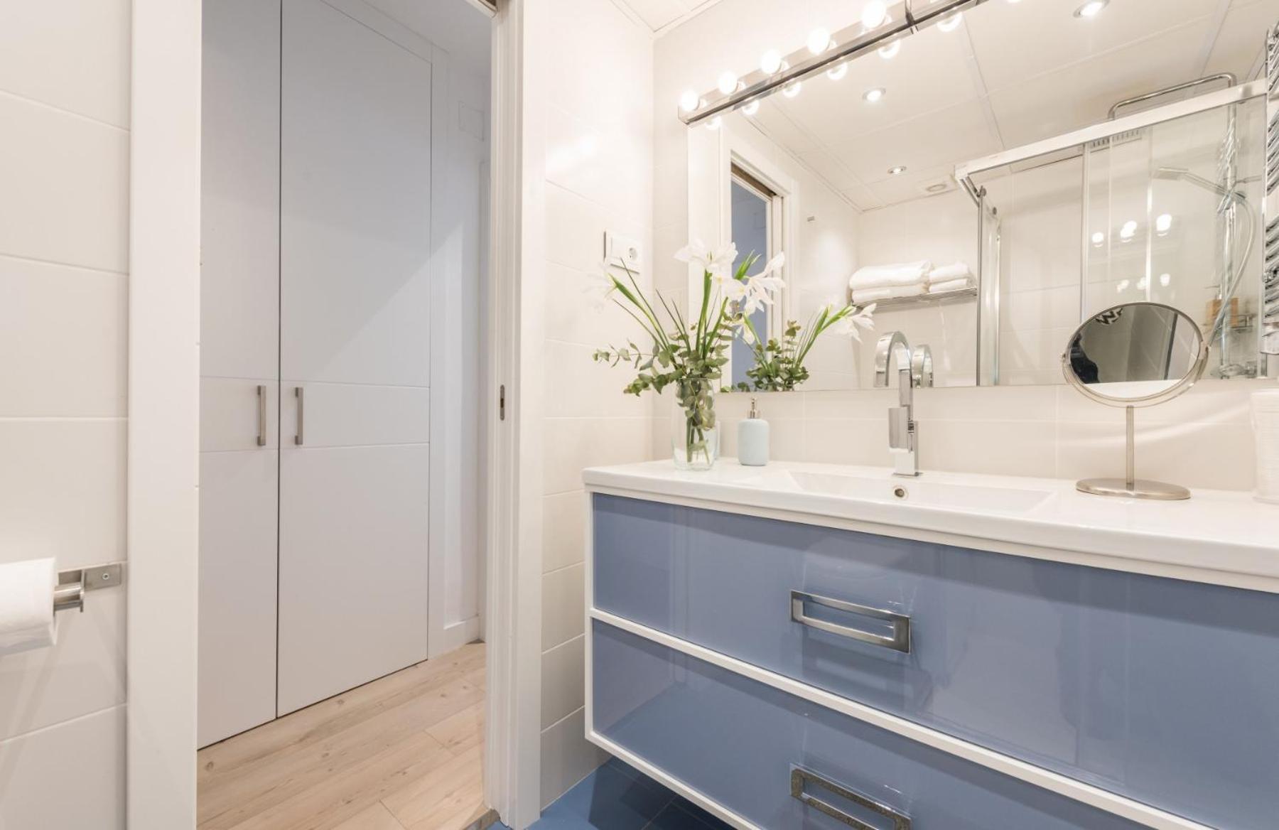 Chueca Suites Madrid Bagian luar foto