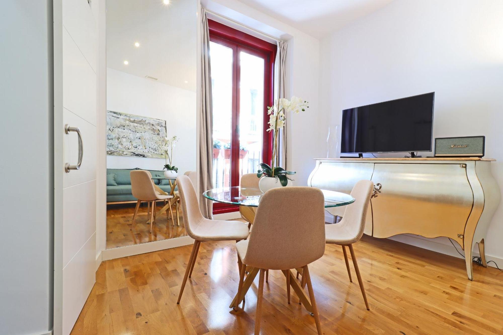 Chueca Suites Madrid Bagian luar foto