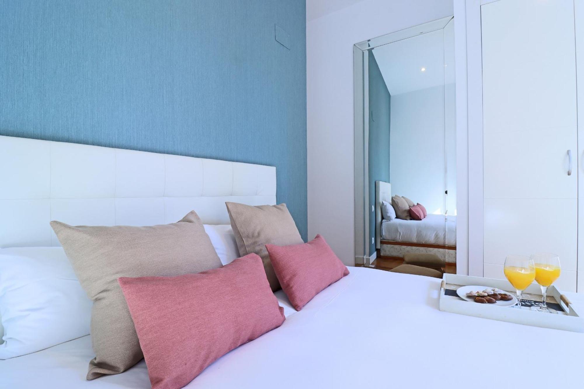 Chueca Suites Madrid Bagian luar foto