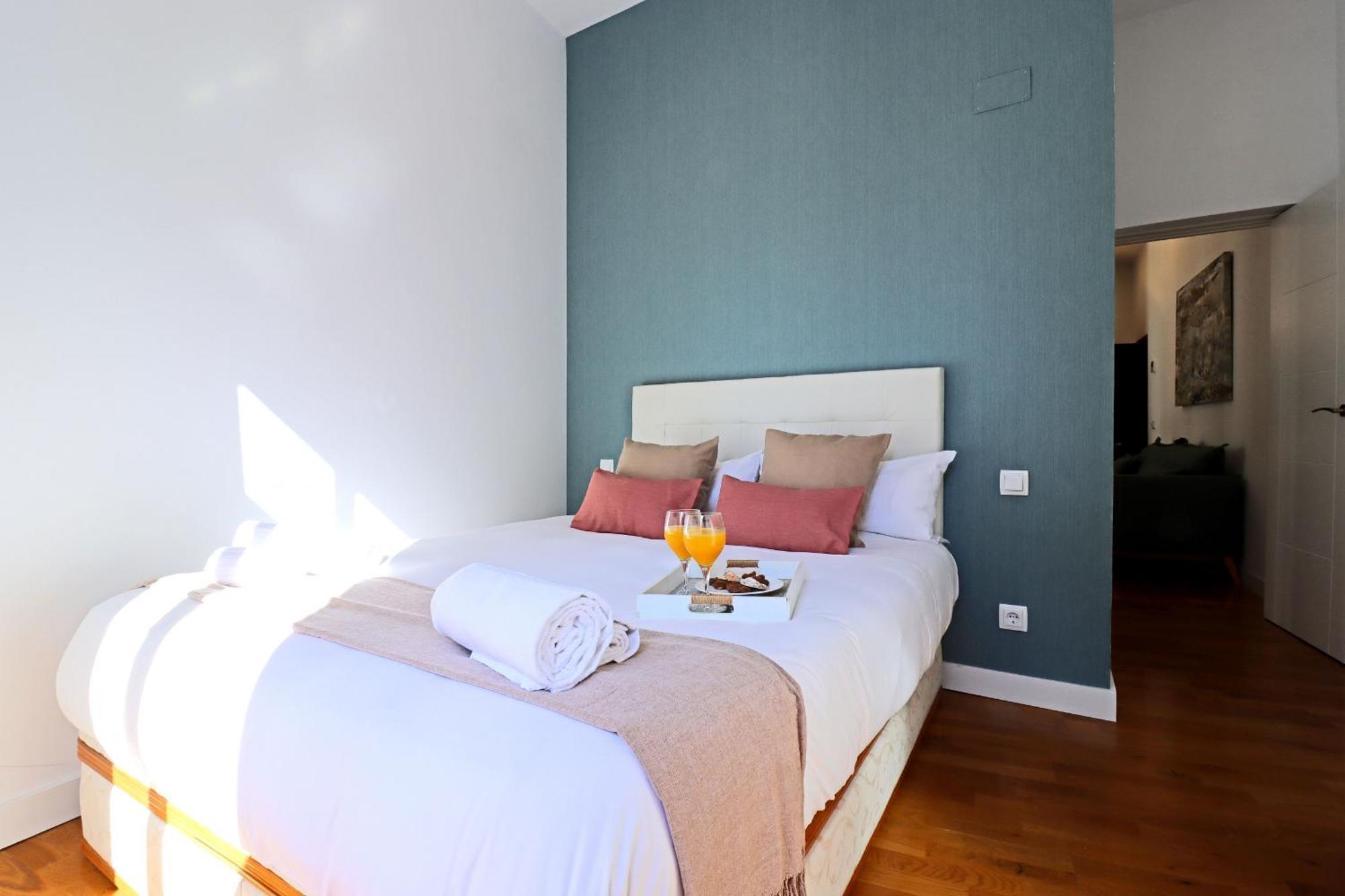 Chueca Suites Madrid Bagian luar foto