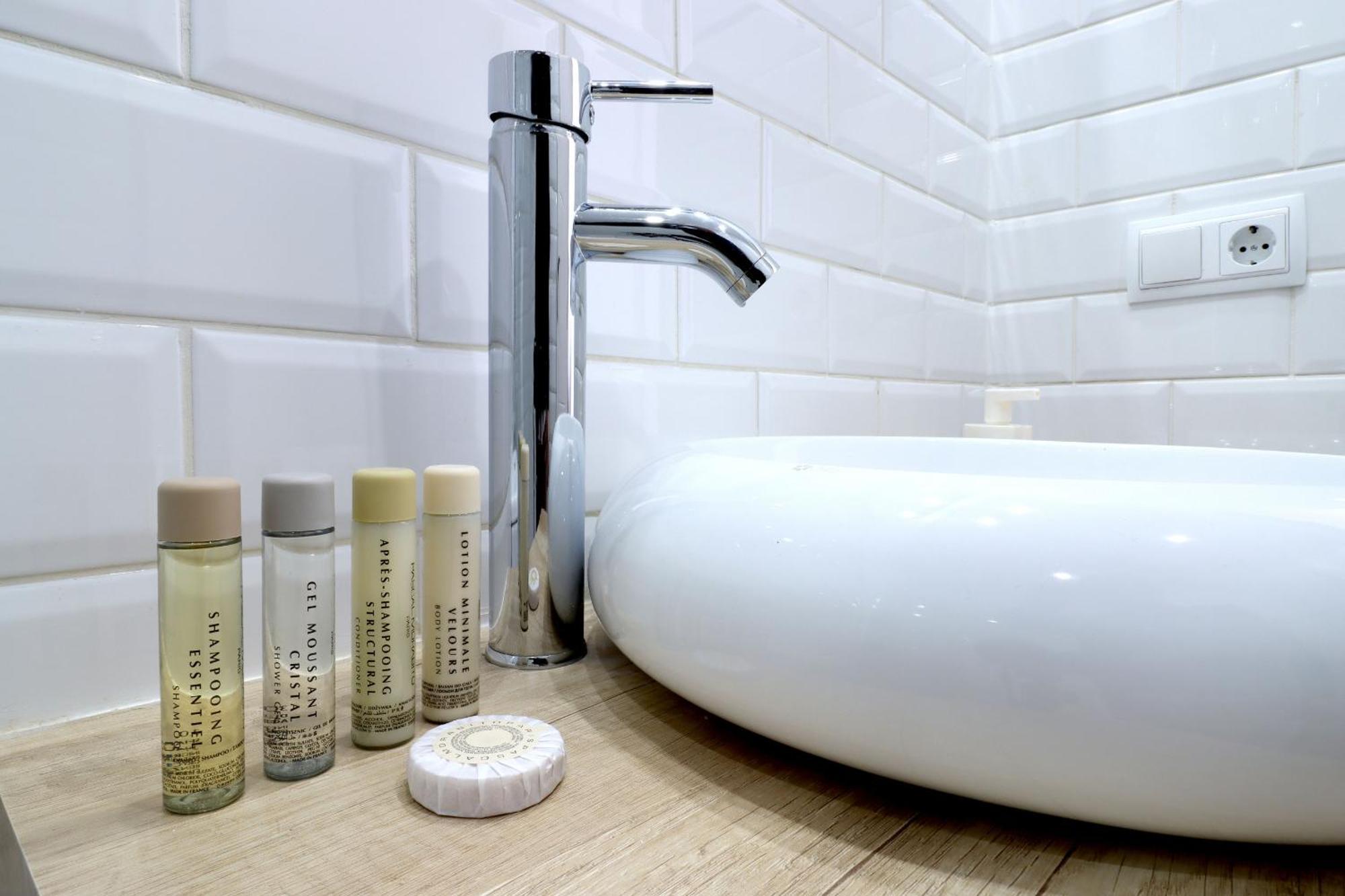 Chueca Suites Madrid Bagian luar foto