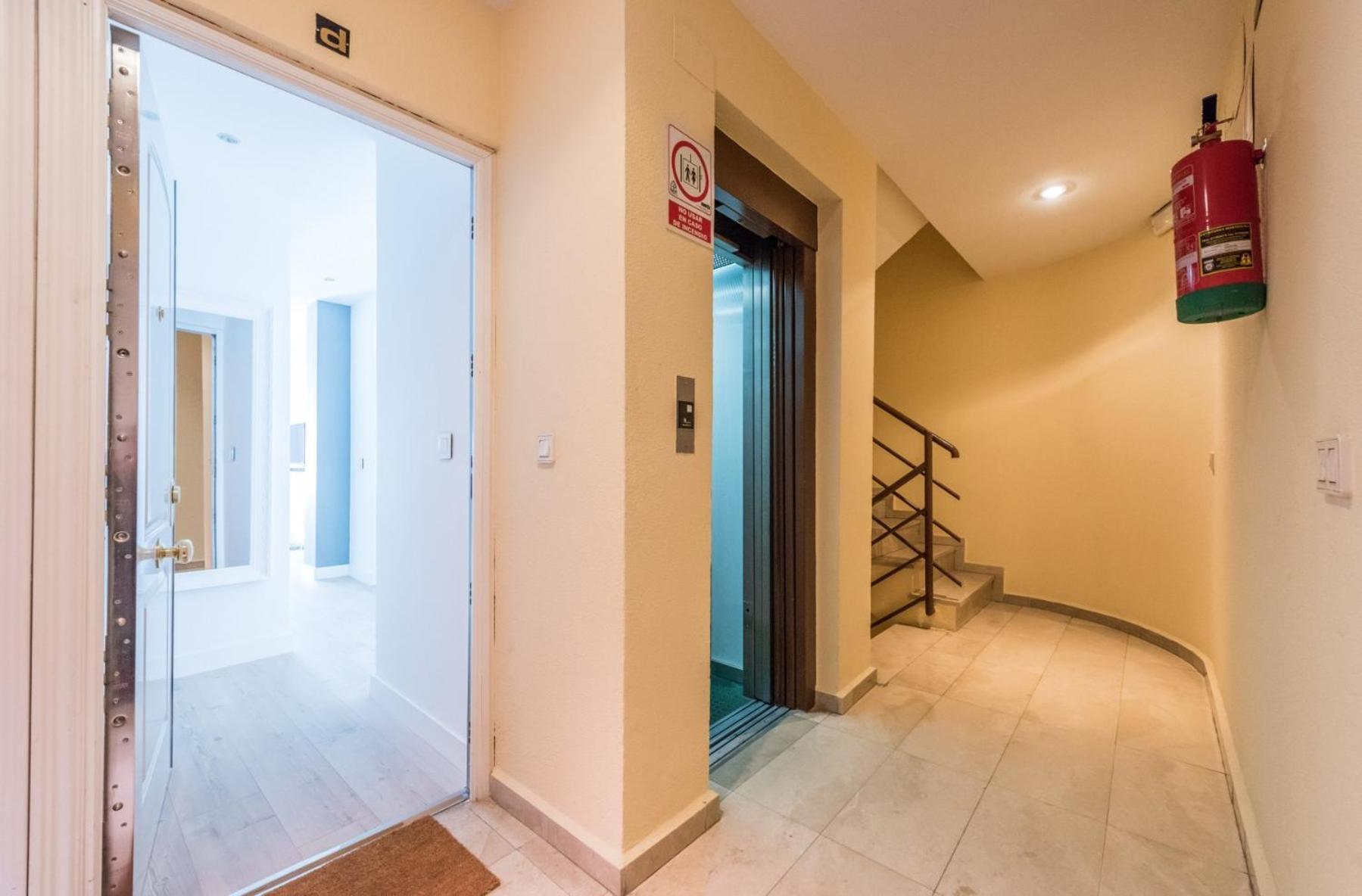 Chueca Suites Madrid Bagian luar foto